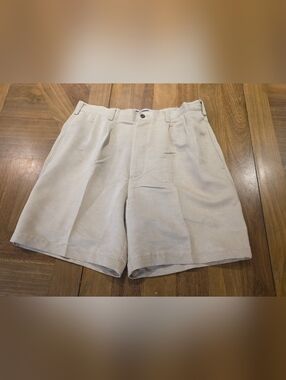 Andrew Fezza Pleated Khaki Tan Shorts Sz 34 Business Golf Casual Travel Mens
